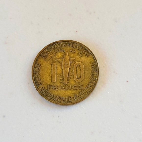 1957 TOGO 10 Frances Coin - Picture 2 of 2